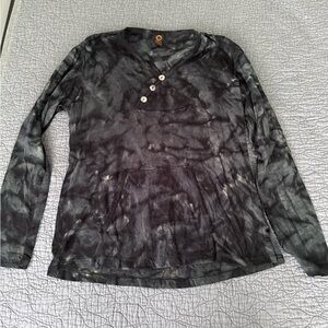 Ojai blue Tie-Dye Long Sleeve Shirt with shimmery Buttons tunic